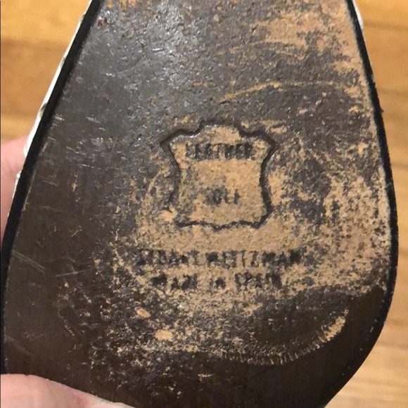 Like new! Stuart Weitzman white peep toe heels - Picture 5 of 6